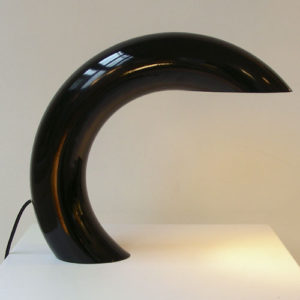 metal-curved-desk-lamp-black-tsota-design-vintage