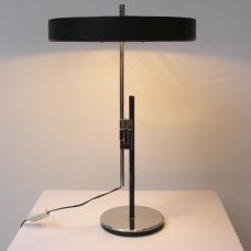 Ajustable chrome and black metal desk lamp